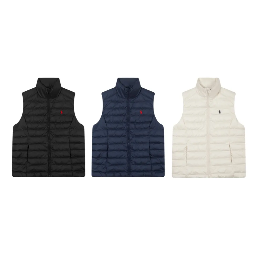 P340 White background picture [Popular in winter] Style No.: 25125# Color: Black/Navy Blue/Almond Size: S-XL - Ralph Lauren/Ralph Lauren 2025FW Popular winter item Stand collar three zipper couple style rib down vest vest - Craftsmanship 400T diamond-proof nylon on the face Grid down filling inside 400T high-density gallbladder isolation - Correct slightly waisted version on both sides The placket is made of cotton webbing and has double zipper pockets on both sides - RL's hottest vest this year. Out of stock at counters. A treasure item with a winter atmosphere. It comes in three basic colors. It can be worn by both men and women, especially the creamy white with a warm red feel. Comes with a beauty filter, which girls love. The overall fluffiness is just right. It is light and not bloated. It is very chill. It can enhance the overall fashion sense whether worn outside or inside.